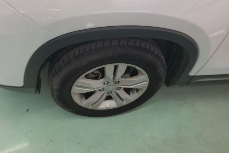 Used CHANGAN CS75 2016 1.8T Automatic Elite Model China V Standard Exterior 4