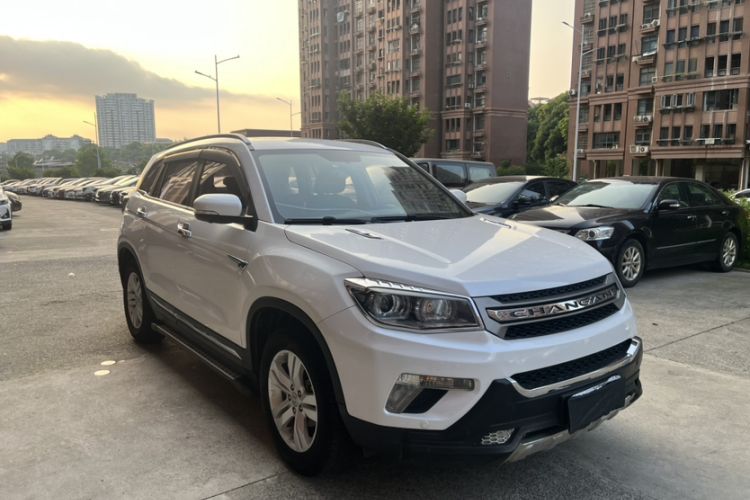 Used CHANGAN CS75 2016 2.0L Manual Leading Version China IV Standard Exterior 5