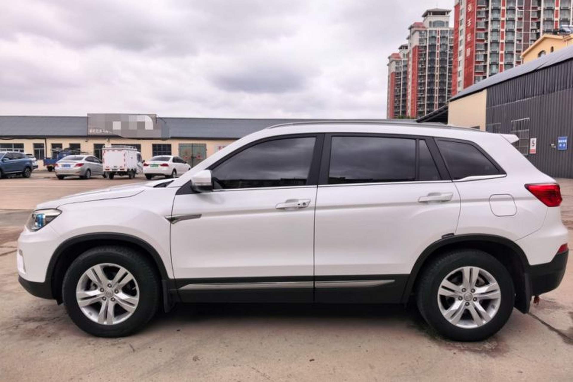 Used CHANGAN CS75 2016 1.8T Automatic Elite Model China V Standard Exterior 5