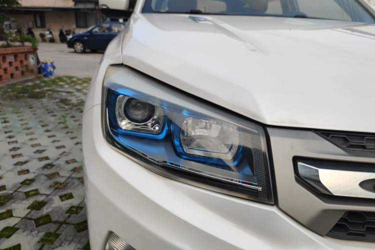 Used CHANGAN CS75 2016 1.8T Automatic Elite Model China IV Standard Exterior 6