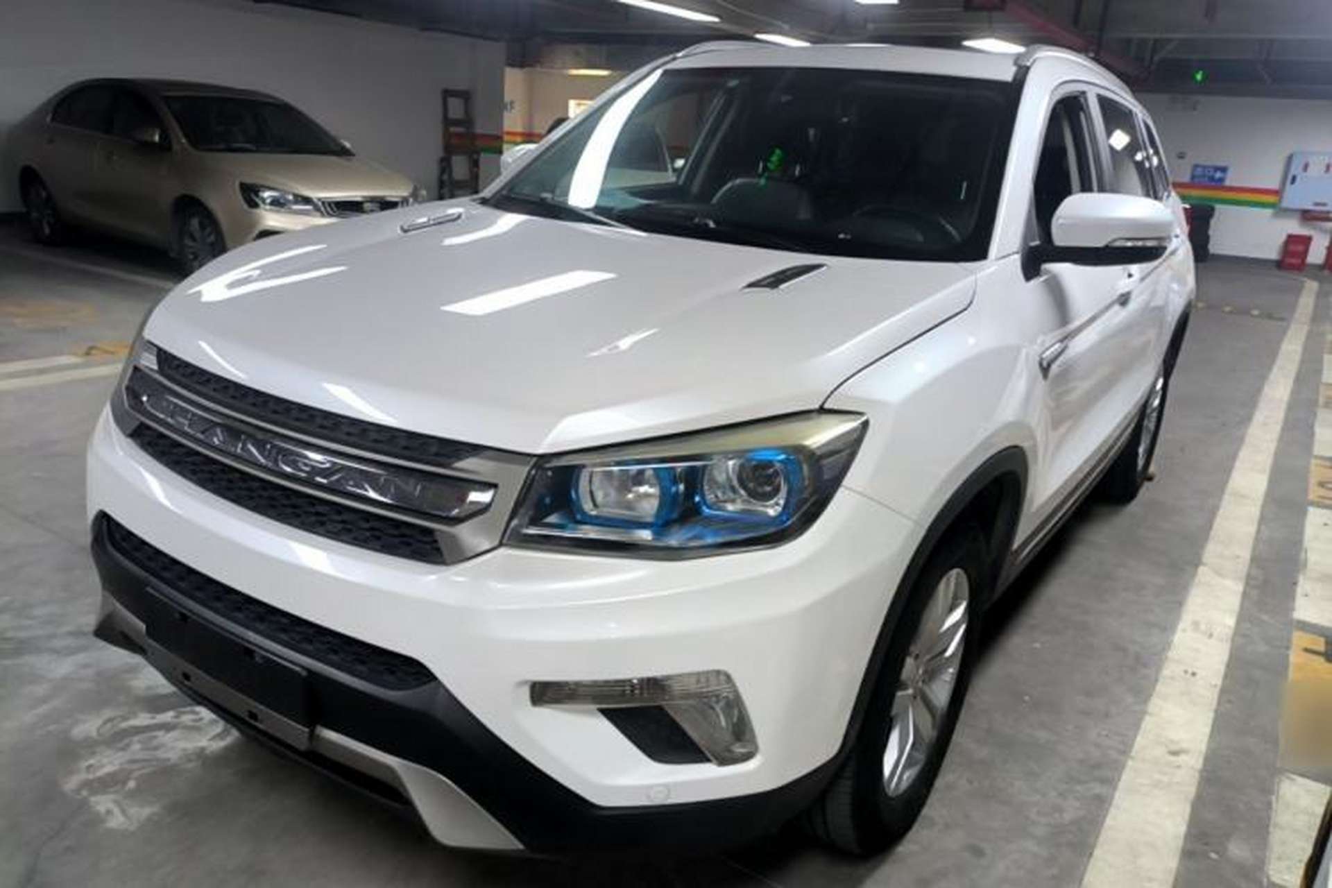 Used CHANGAN CS75 2016 1.8T Automatic Elite Model China V Standard Front Left 45 Deg