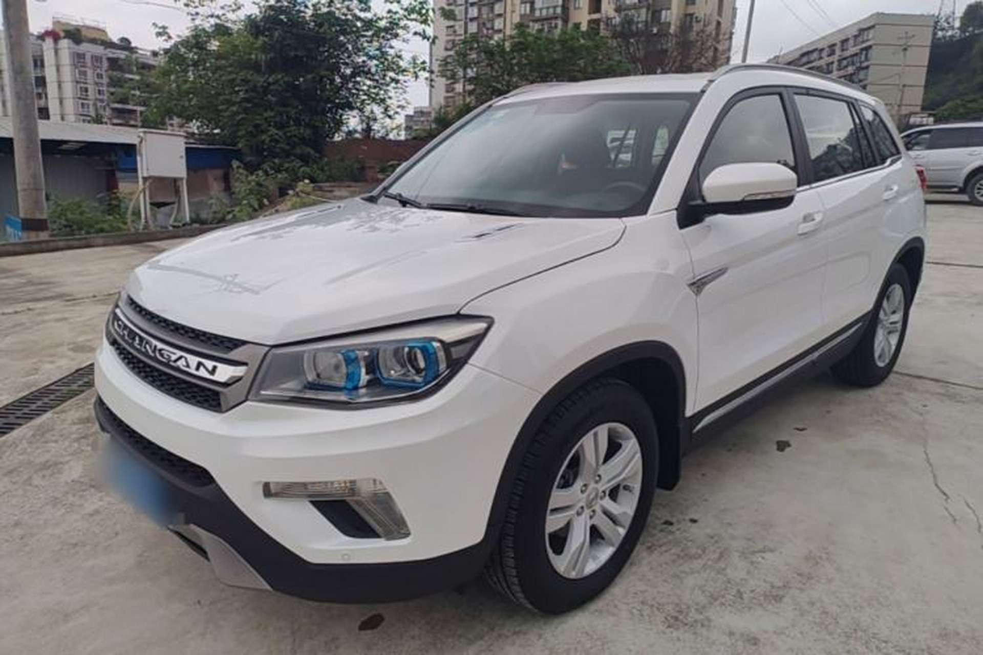 Used CHANGAN CS75 2016 2.0L Manual Luxury Version China V Standard Front Left 45 Deg