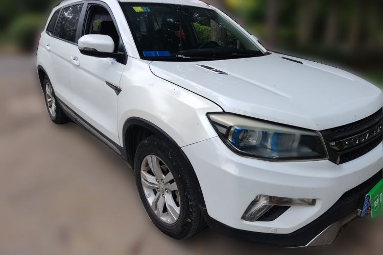 Used CHANGAN CS75 2016 2.0L Manual Luxury Version China V Standard Front Right 45 Deg