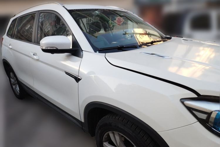 Used CHANGAN CS75 2016 1.8T Automatic Elite Model China V Standard Front Right 45 Deg