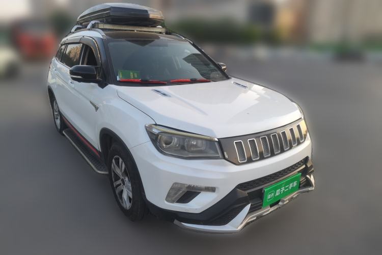 Used CHANGAN CS75 2016 2.0L Manual Leading Version China IV Standard Front Right 45 Deg