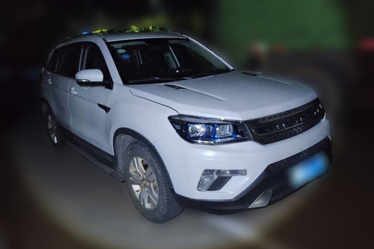 Used CHANGAN CS75 2016 2.0L Manual Luxury Version China V Standard Front Right 45 Deg