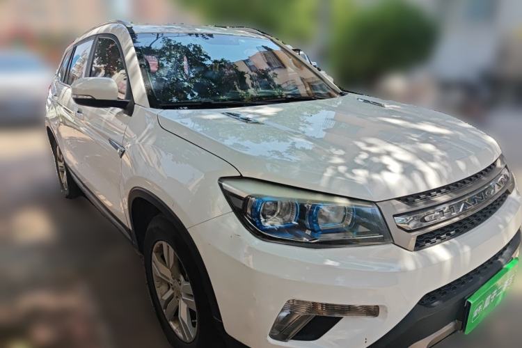 Used CHANGAN CS75 2016 2.0L Manual Luxury Version China IV Standard Front Right 45 Deg