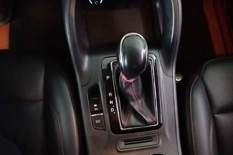Used CHANGAN CS75 2016 1.8T Automatic Elite Model China V Standard Gear Lever