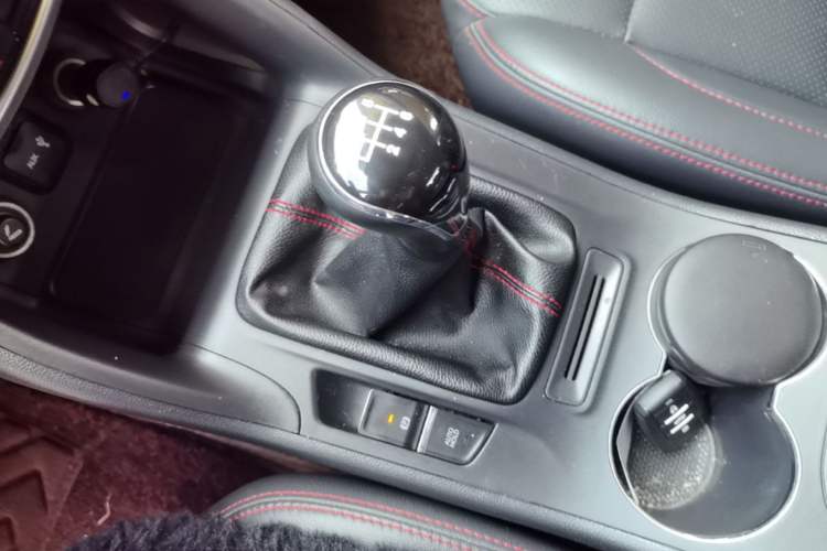 Used CHANGAN CS75 2016 2.0L Manual Luxury Version China V Standard Gear Lever