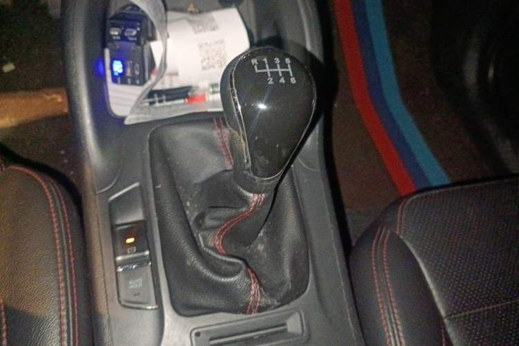 Used CHANGAN CS75 2016 2.0L Manual Luxury Version China V Standard Gear Lever