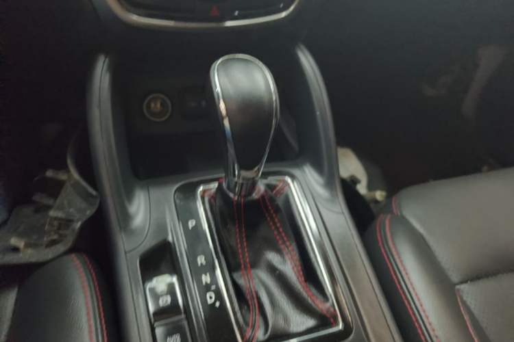 Used CHANGAN CS75 2016 1.8T Automatic Elite Model China V Standard Gear Lever