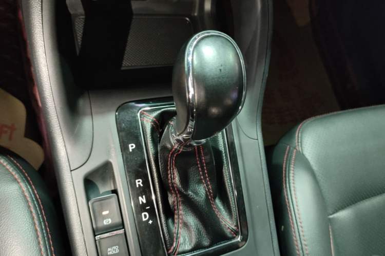 Used CHANGAN CS75 2016 1.8T Automatic Elite Model China IV Standard Gear Lever