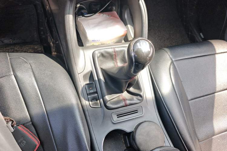 Used CHANGAN CS75 2016 2.0L Manual Luxury Version China V Standard Gear Lever