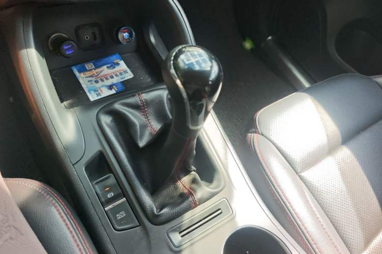 Used CHANGAN CS75 2016 2.0L Manual Luxury Version China V Standard Gear Lever