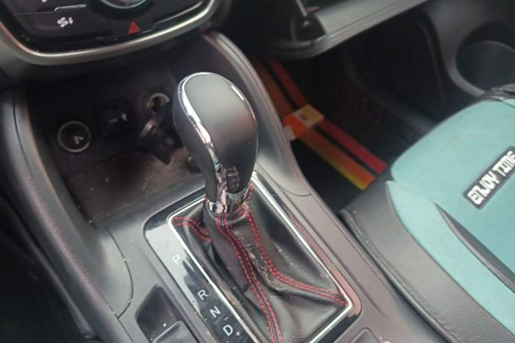 Used CHANGAN CS75 2016 1.8T Automatic Elite Model China V Standard Gear Lever