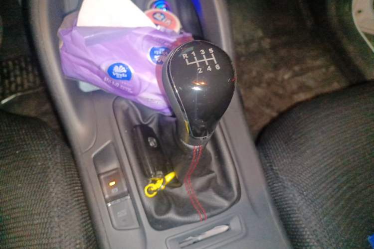 Used CHANGAN CS75 2016 2.0L Manual Luxury Version China V Standard Gear Lever