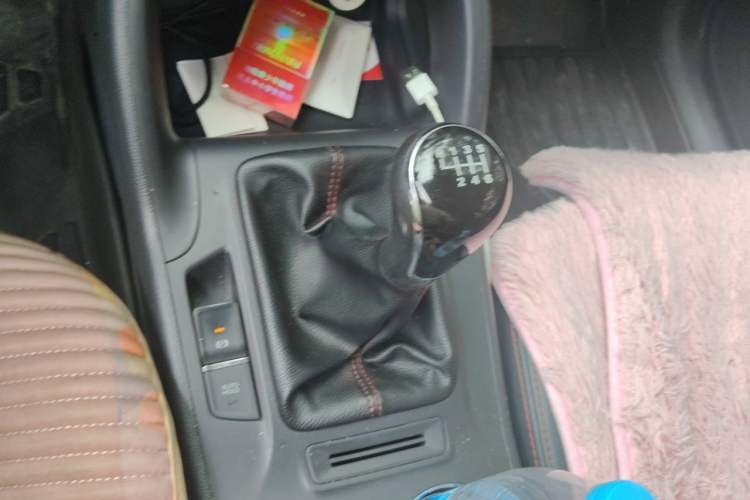 Used CHANGAN CS75 2016 2.0L Manual Luxury Version China V Standard Gear Lever