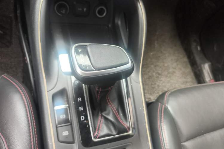 Used CHANGAN CS75 2016 1.8T Automatic Elite Model China V Standard Gear Lever