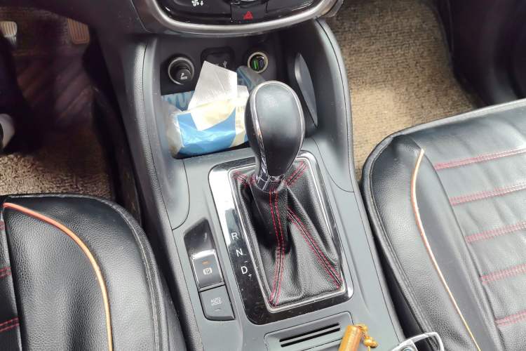 Used CHANGAN CS75 2016 1.8T Automatic Elite Model China V Standard Gear Lever