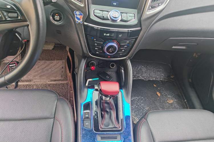 Used CHANGAN CS75 2016 1.8T Automatic Elite Model China V Standard Gear Lever