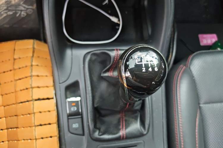 Used CHANGAN CS75 2016 1.5T Manual FENGSHANG Model Gear Lever
