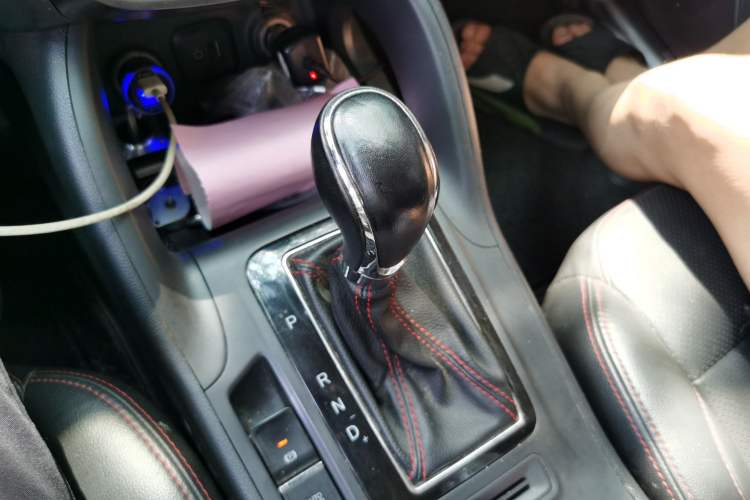 Used CHANGAN CS75 2016 1.8T Automatic Elite Model China V Standard Gear Lever