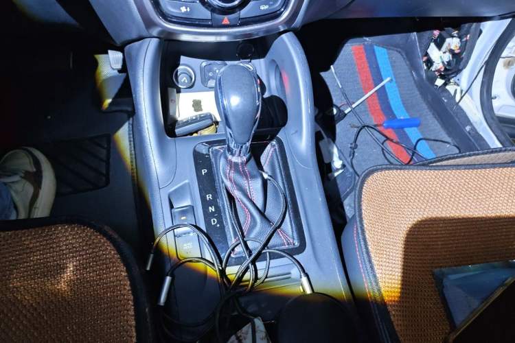Used CHANGAN CS75 2016 1.8T Automatic Elite Model China V Standard Gear Lever
