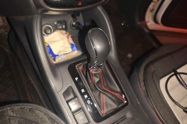 Used CHANGAN CS75 2016 1.8T Automatic Elite Model China V Standard Gear Lever