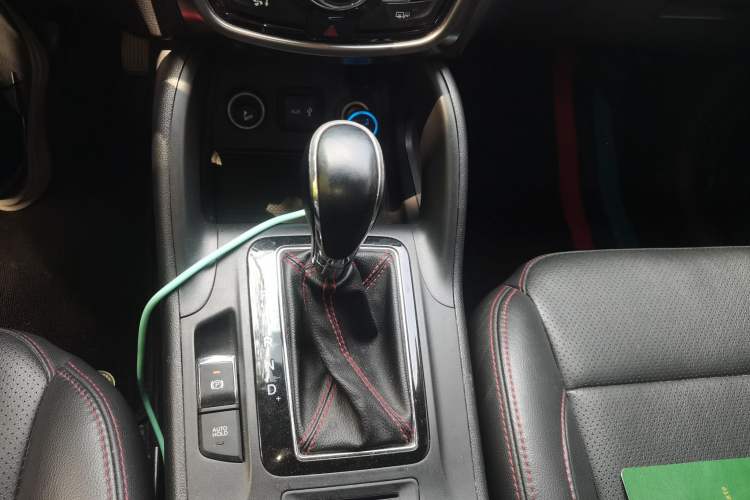 Used CHANGAN CS75 2016 1.8T Automatic Elite Model China V Standard Gear Lever
