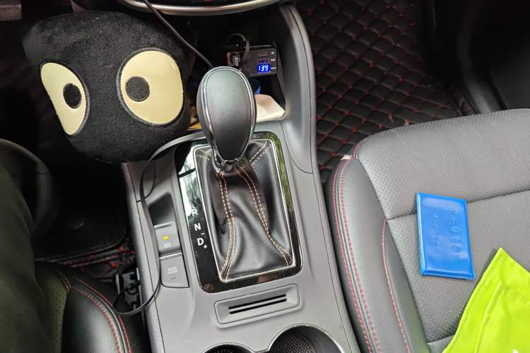 Used CHANGAN CS75 2016 1.8T Automatic Elite Model China V Standard Gear Lever
