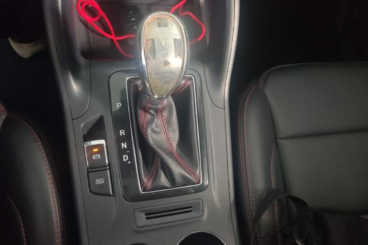 Used CHANGAN CS75 2016 1.8T Automatic Elite Model China V Standard Gear Lever