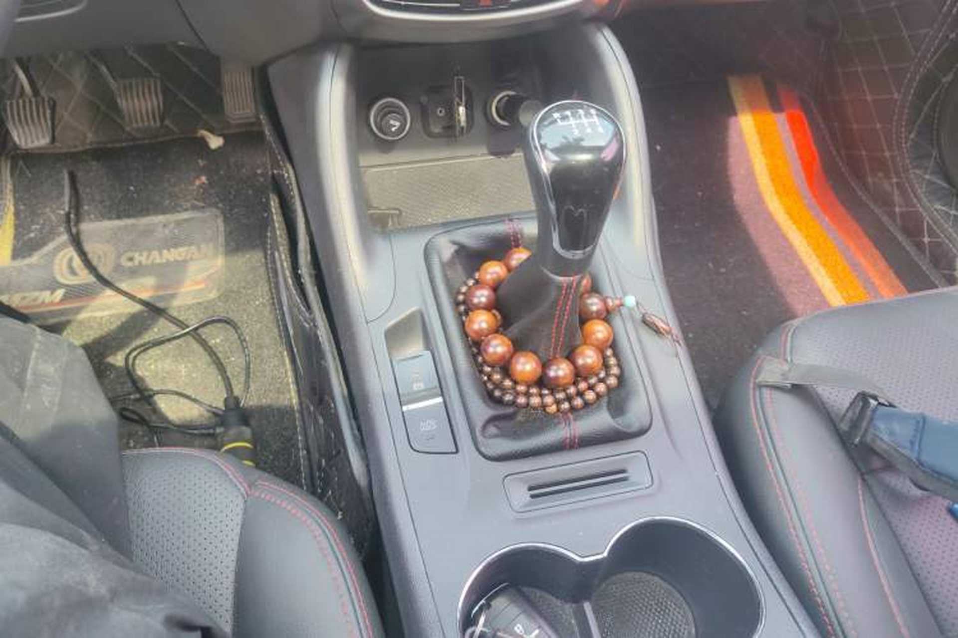 Used CHANGAN CS75 2016 2.0L Manual Luxury Version China V Standard Gear Lever