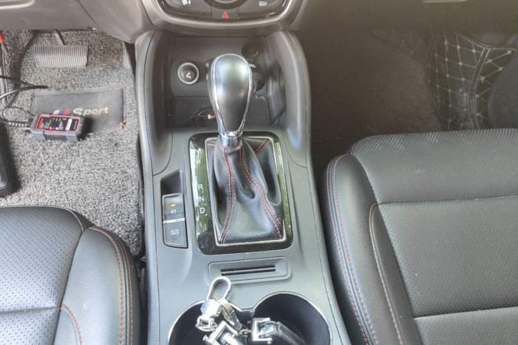 Used CHANGAN CS75 2016 1.8T Automatic Elite Model China IV Standard Gear Lever
