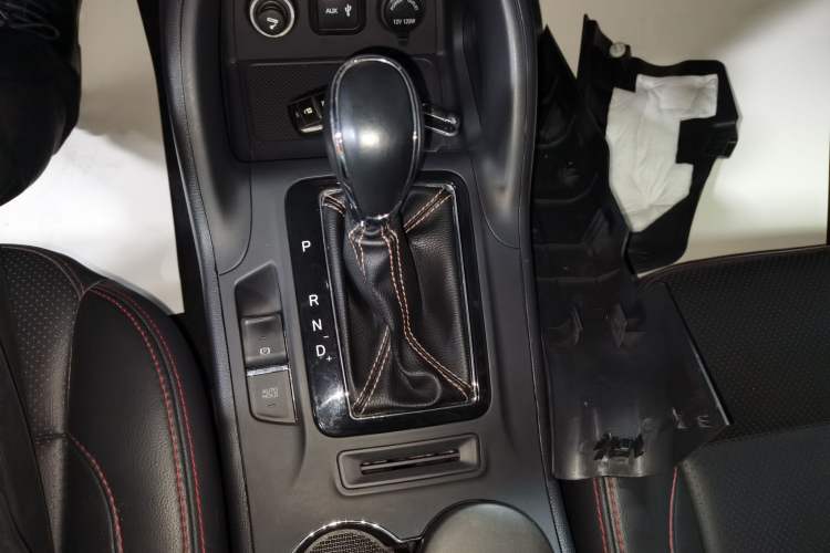 Used CHANGAN CS75 2016 1.8T Automatic Elite Model China V Standard Gear Lever