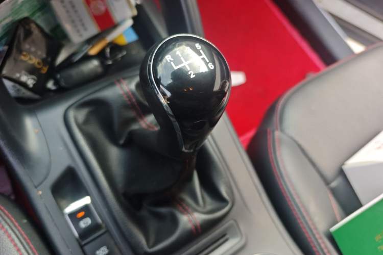 Used CHANGAN CS75 2016 1.5T Manual FENGSHANG Model Gear Lever
