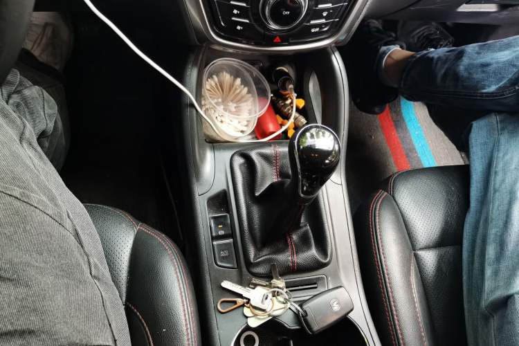Used CHANGAN CS75 2016 2.0L Manual Luxury Version China V Standard Gear Lever