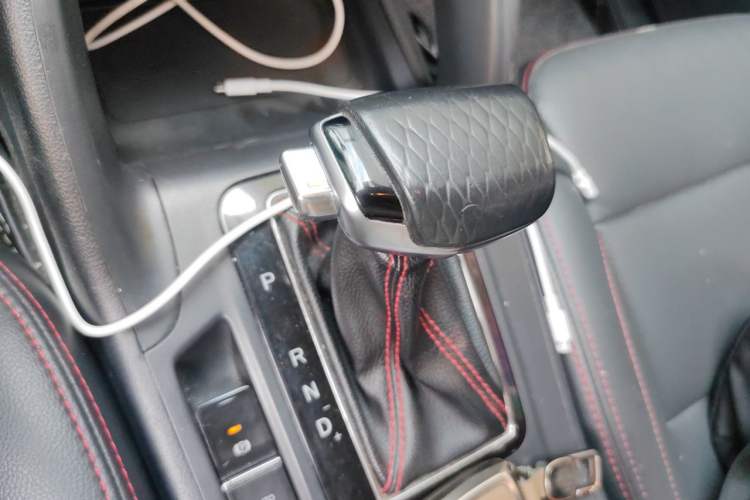 Used CHANGAN CS75 2016 1.8T Automatic Elite Model China V Standard Gear Lever