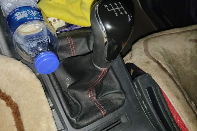 Used CHANGAN CS75 2016 2.0L Manual Luxury Version China V Standard Gear Lever