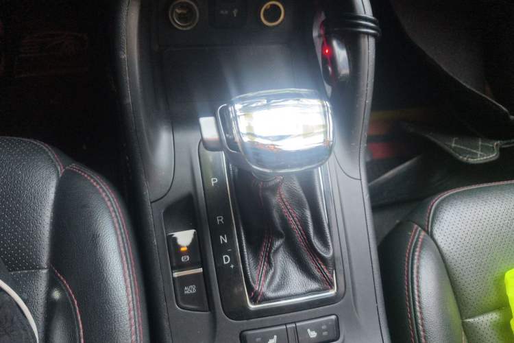 Used CHANGAN CS75 2016 1.8T Automatic Elite Model China V Standard Gear Lever