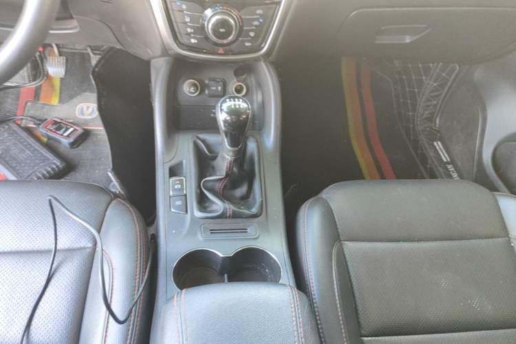 Used CHANGAN CS75 2016 2.0L Manual Luxury Version China V Standard Gear Lever
