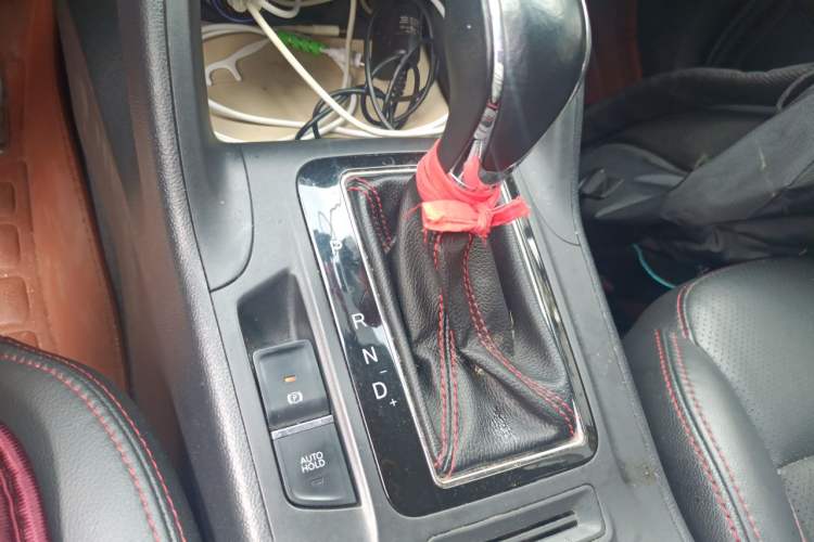 Used CHANGAN CS75 2016 1.8T Automatic Elite Model China V Standard Gear Lever