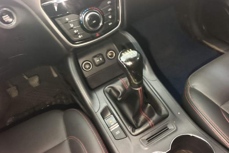 Used CHANGAN CS75 2016 2.0L Manual Luxury Version China V Standard Gear Lever