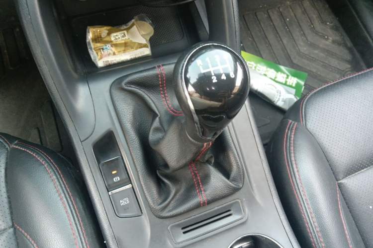 Used CHANGAN CS75 2016 2.0L Manual Luxury Version China V Standard Gear Lever