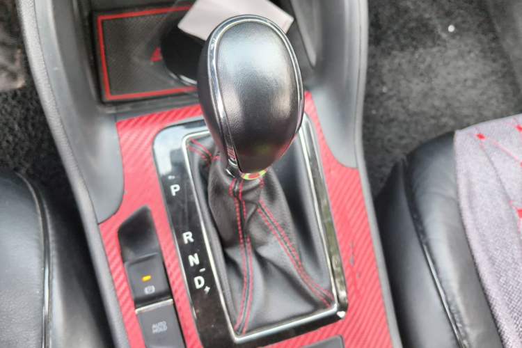 Used CHANGAN CS75 2016 1.8T Automatic Elite Model China V Standard Gear Lever