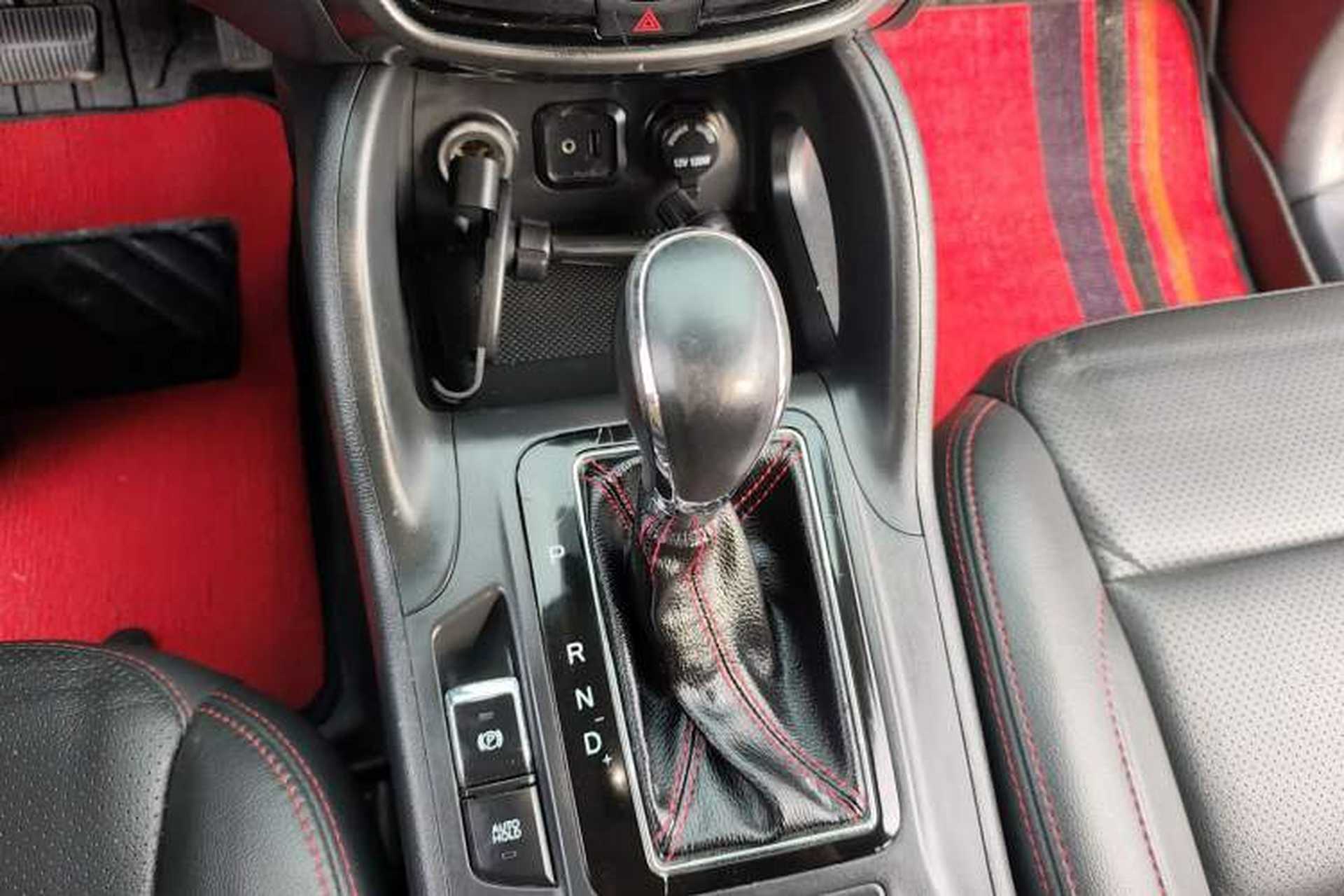 Used CHANGAN CS75 2016 1.8T Automatic Elite Model China V Standard Gear Lever