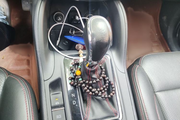 Used CHANGAN CS75 2016 1.8T Automatic Elite Model China V Standard Gear Lever