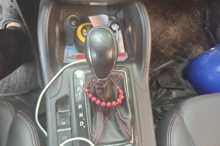 Used CHANGAN CS75 2016 1.8T Automatic Elite Model China V Standard Gear Lever