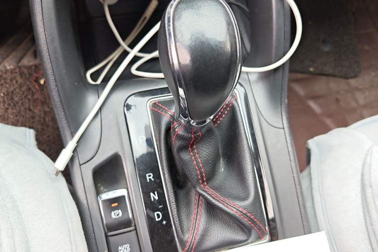 Used CHANGAN CS75 2016 1.8T Automatic Elite Model China V Standard Gear Lever