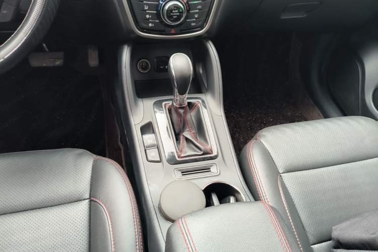 Used CHANGAN CS75 2016 1.8T Automatic Elite Model China V Standard Gear Lever