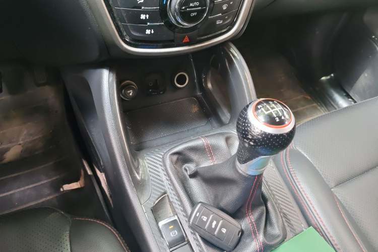 Used CHANGAN CS75 2016 1.5T Manual Excellence Model Gear Lever